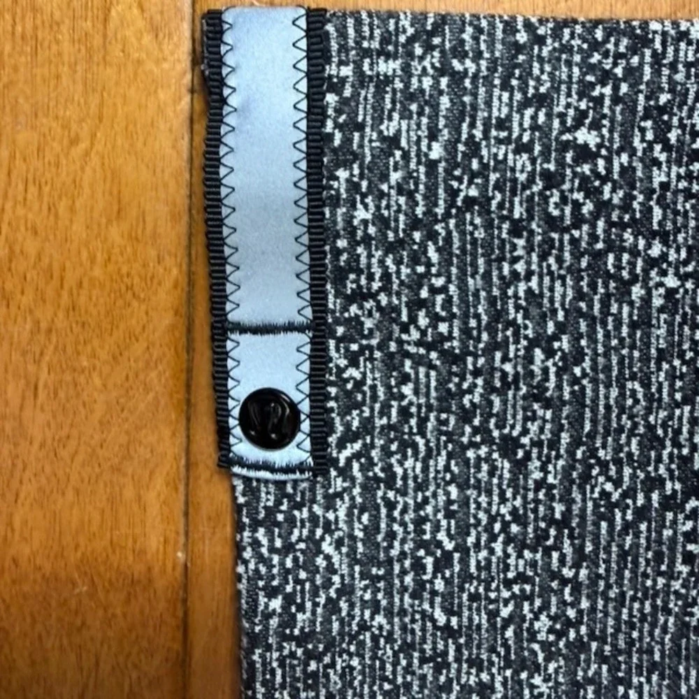 Lululemon Vinyasa Wrap Scarf  Multi-Use Stretch Snap Space Dye‎ Gray One Size